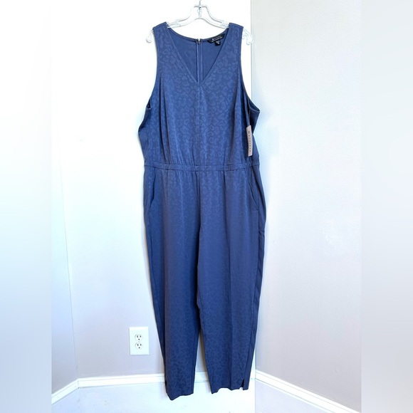 NWT Brooklyn Textured Jumpsuit Slate Blue Leopard Cheetah Print Stretch - Picture 4 of 15